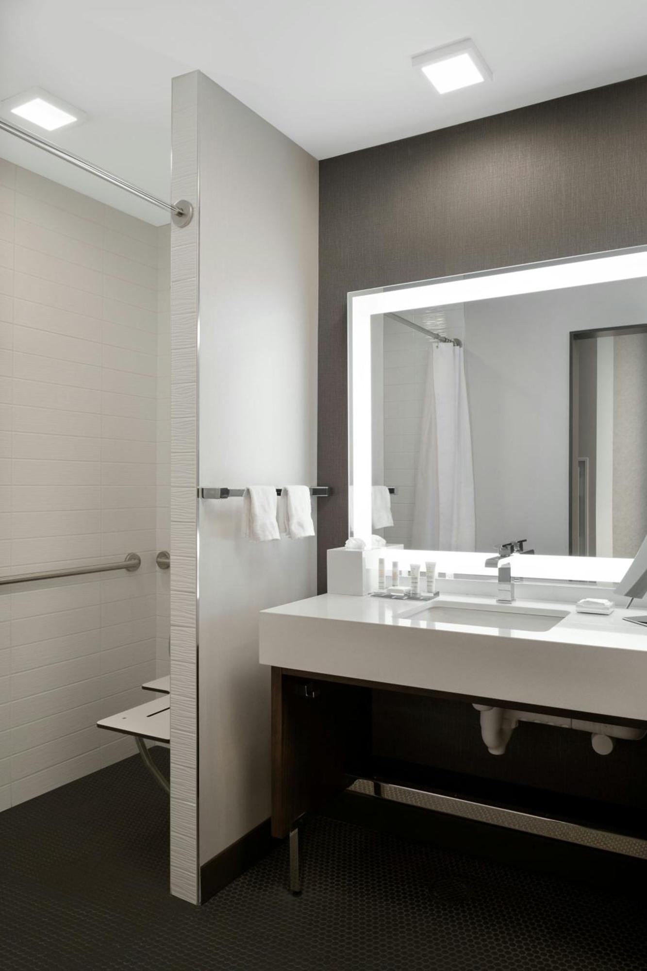 Marriott Tacoma Downtown Hotell Exteriör bild